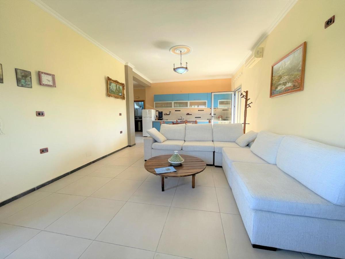 Vila Licenji Vlorë エクステリア 写真