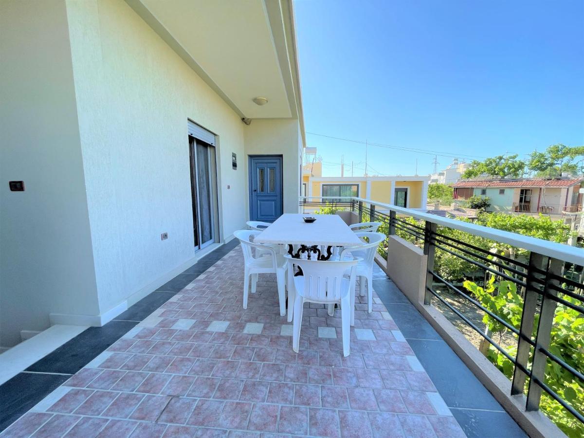 Vila Licenji Vlorë エクステリア 写真