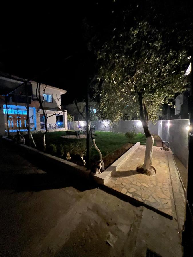Vila Licenji Vlorë エクステリア 写真